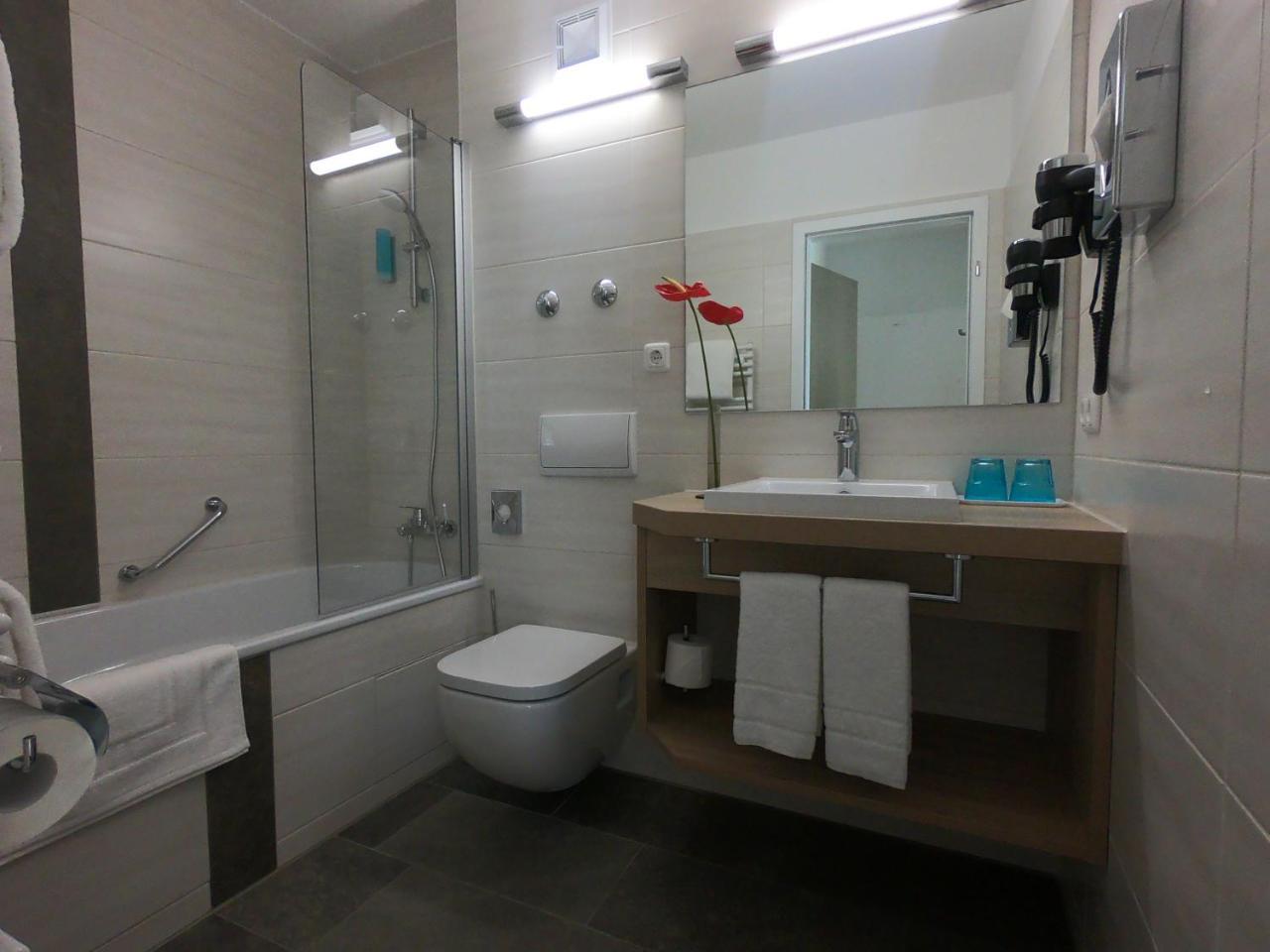 Hotel Amenity Мюнхен Экстерьер фото